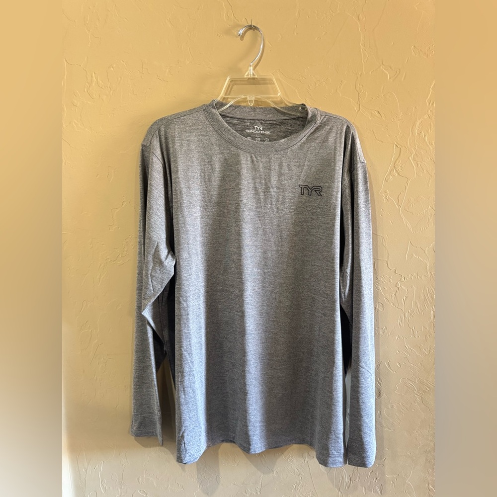 👕 NWT-Men’s active shirt 👕